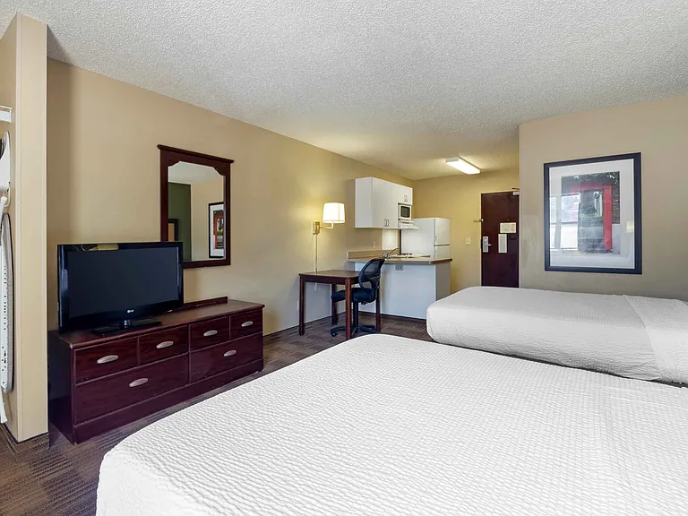 Studio Suite - 2 Full Beds