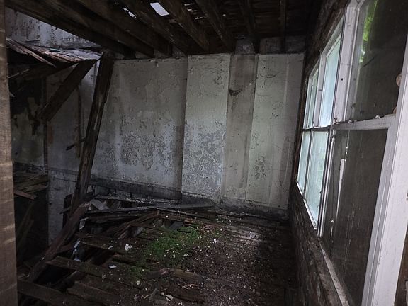 3rd image of 10604 S Langley Ave