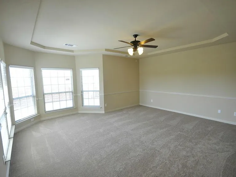 600 Falcon Dr — Photo 11