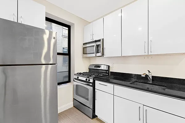 Rented by REAL New York | media 17