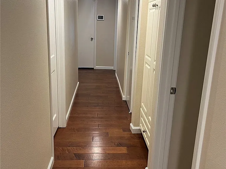 2980 Hyde Park Cir — Photo 8