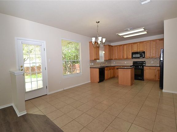 5th image of 2620 Tinmouth St