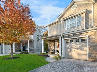 6 Cottrell Ct, Old Bridge, NJ 08857