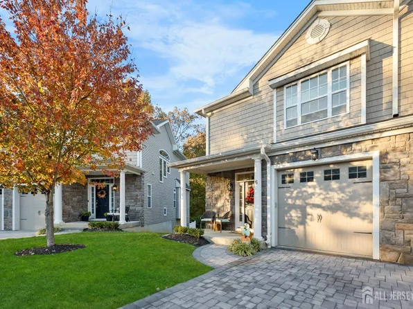 6 Cottrell Ct, Old Bridge, NJ 08857