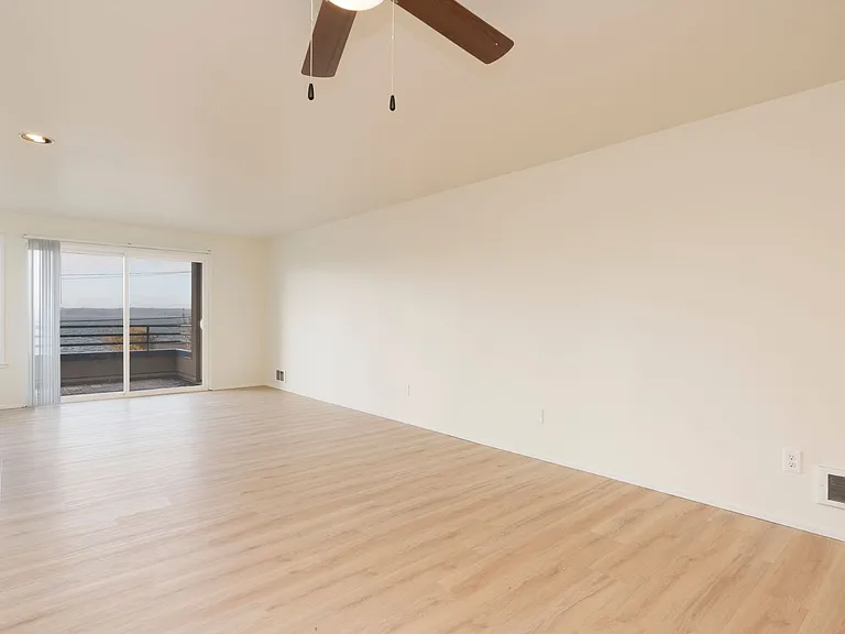 4208 Beach Drive — Photo 52
