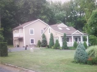 365 Orrs Mills Rd, New Windsor, NY 12553