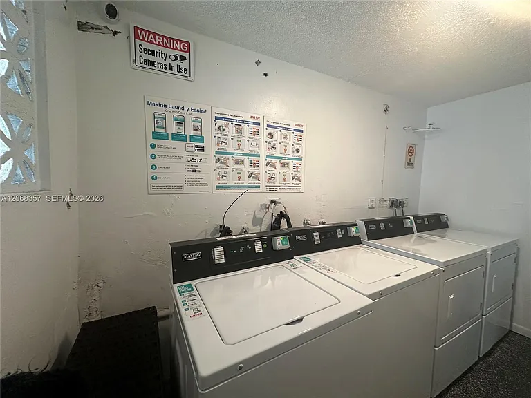 529 SW 4th St #303 — Photo 23