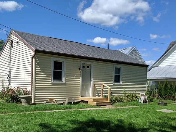 319 W Rensselaer St #B, Bucyrus, OH 44820