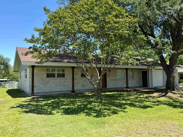 304 E Pheasant Road, Highland Haven, TX 78654