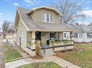 742 Oak St NW, New Philadelphia, OH