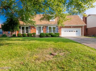 311 Chippendale Ct, Louisville, KY 40214