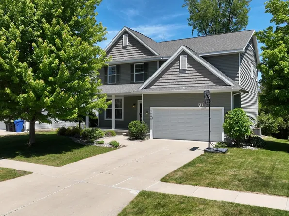 7708 Winding Creek Ct, Midland, MI 48642