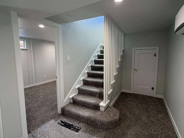 132 W Cedar St — Photo 11