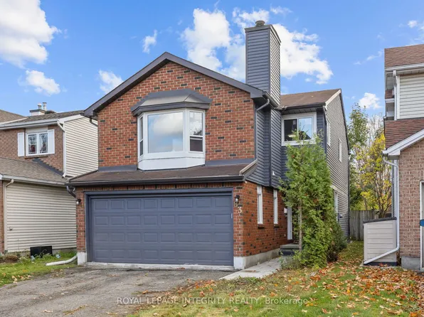83 Saddle Cres, Ottawa, ON K1G 5L3