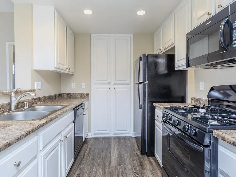 Villas Antonio Apartment Homes — Photo 62