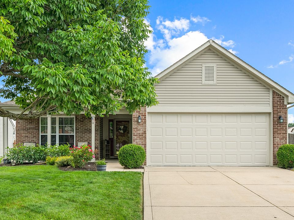 1st image of 803 Pine Lake Dr