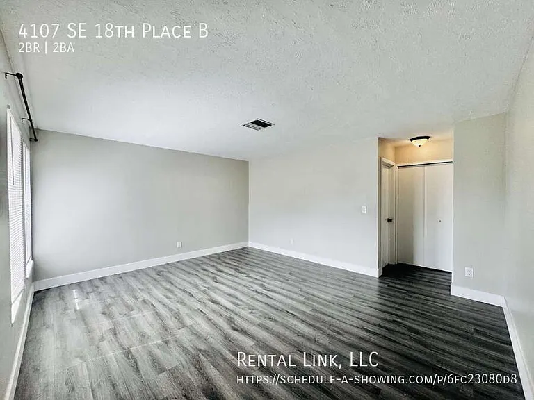 4107 SE 18th Pl #B — Photo 2