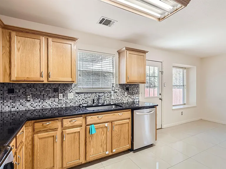 3001 Rainy River Dr — Photo 10