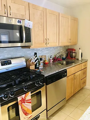 Rented by City Connections Realty | media 10