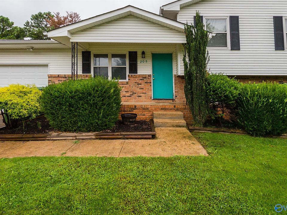 1st image of 205 Curtis Dr SE