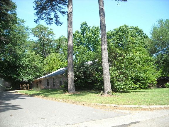 3rd image of 1901 Garland Ave
