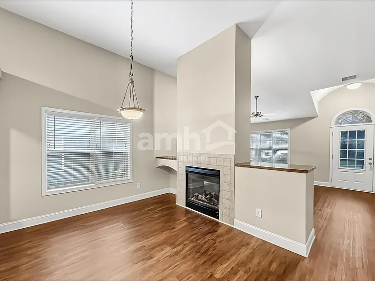 414 Arrowhead Trl — Photo 6