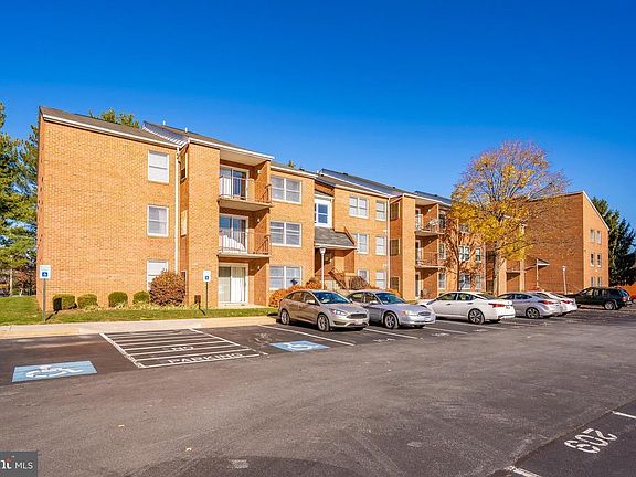 2nd image of 500 Chapel Ct Unit 323