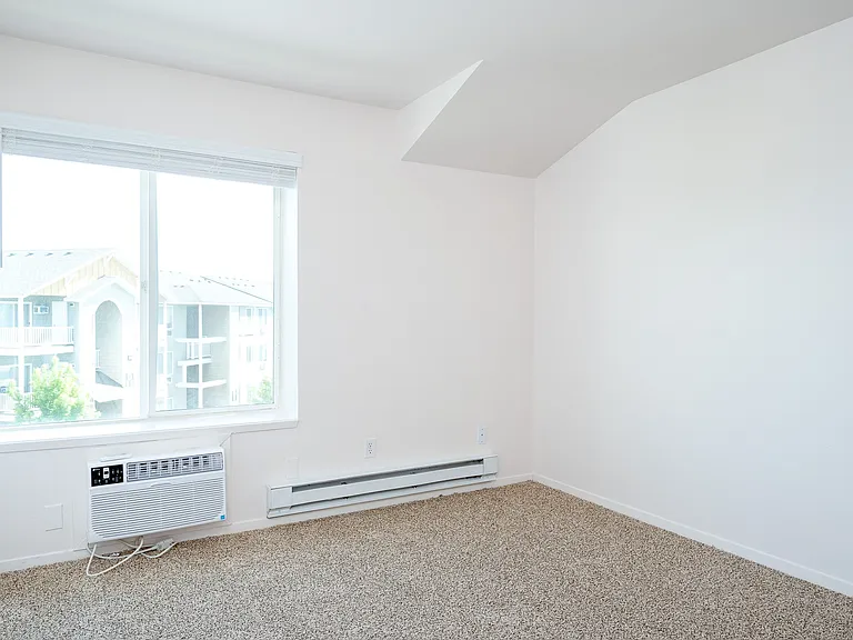 Center Pointe | Bedroom