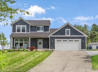 4521 Oakwood Ct, Caledonia, MI 49316