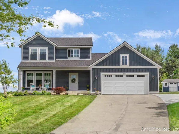 4521 Oakwood Ct, Caledonia, MI 49316