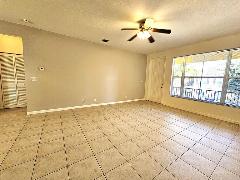 3569 Forest Hill Blvd #104 — Photo 8