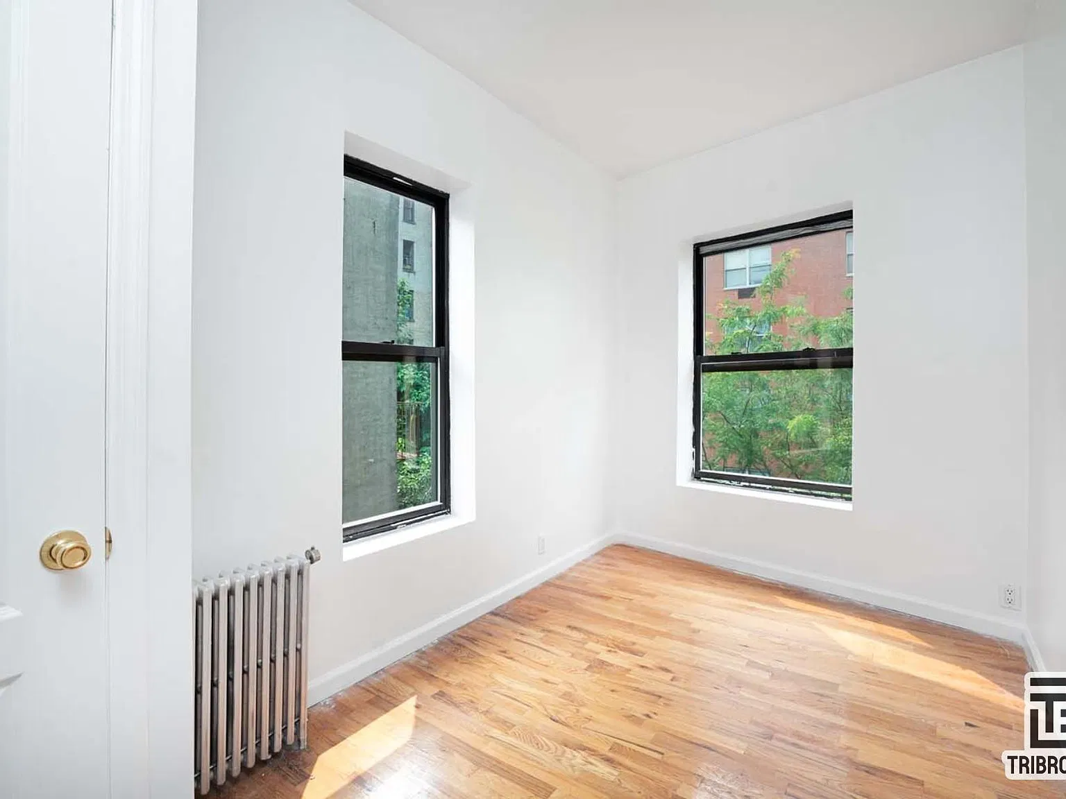 688 10th Avenue — Photo 1