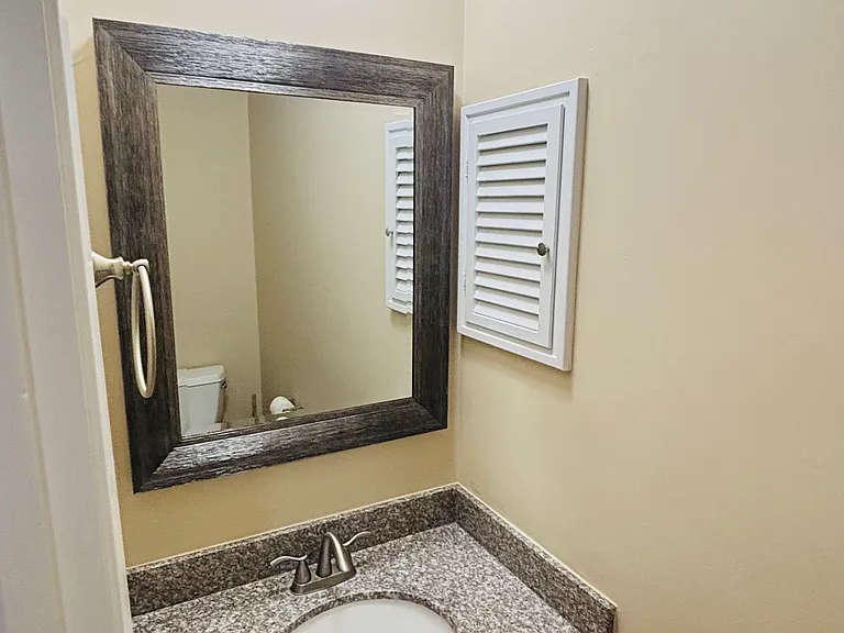 901 Dulles Dr — Photo 12