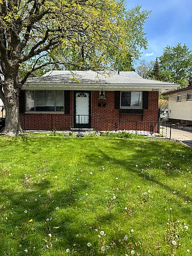 22740 Teppert Ave Photo 1