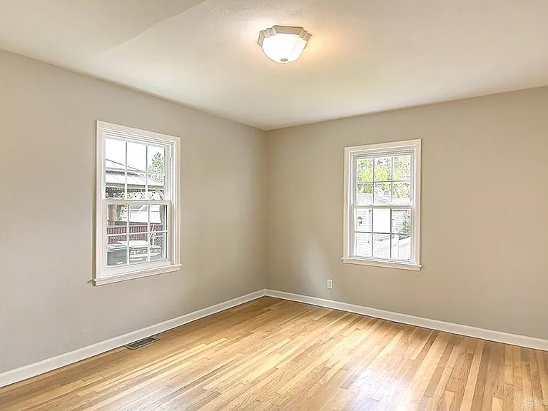 2212 Fauver Ave — Photo 12