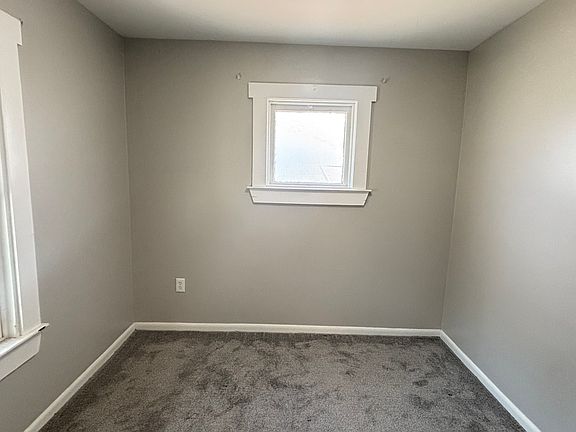 3rd image of 4322 Woburn Ave