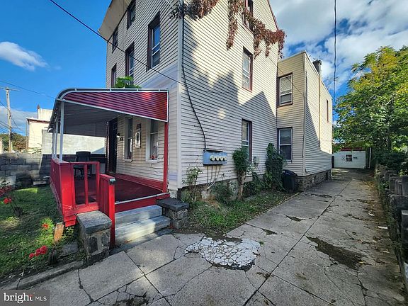 4th image of 214 E Haines St