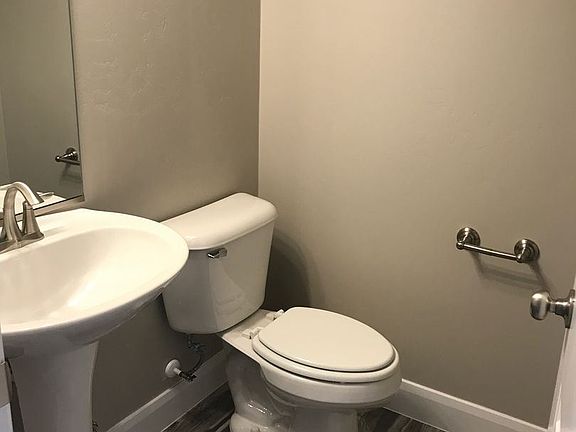 3rd image of 2520 Blackhawk Dr Unit 44