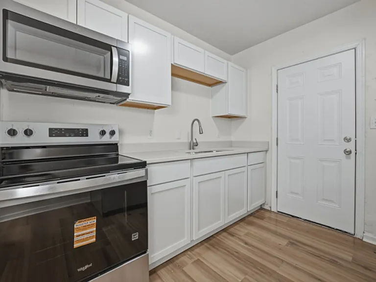 126 Ash Ave — Photo 8