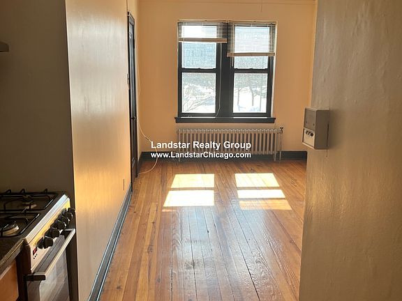 5th image of 948 W Cuyler Ave APT 101