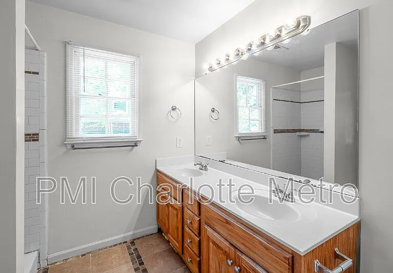 10800 Whittersham Dr — Photo 15