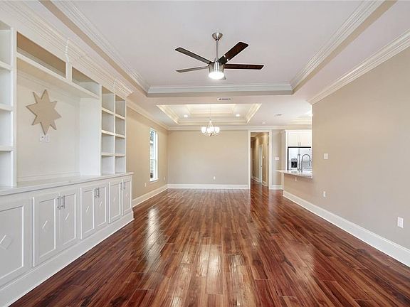 3rd image of 3938 Hamilton St