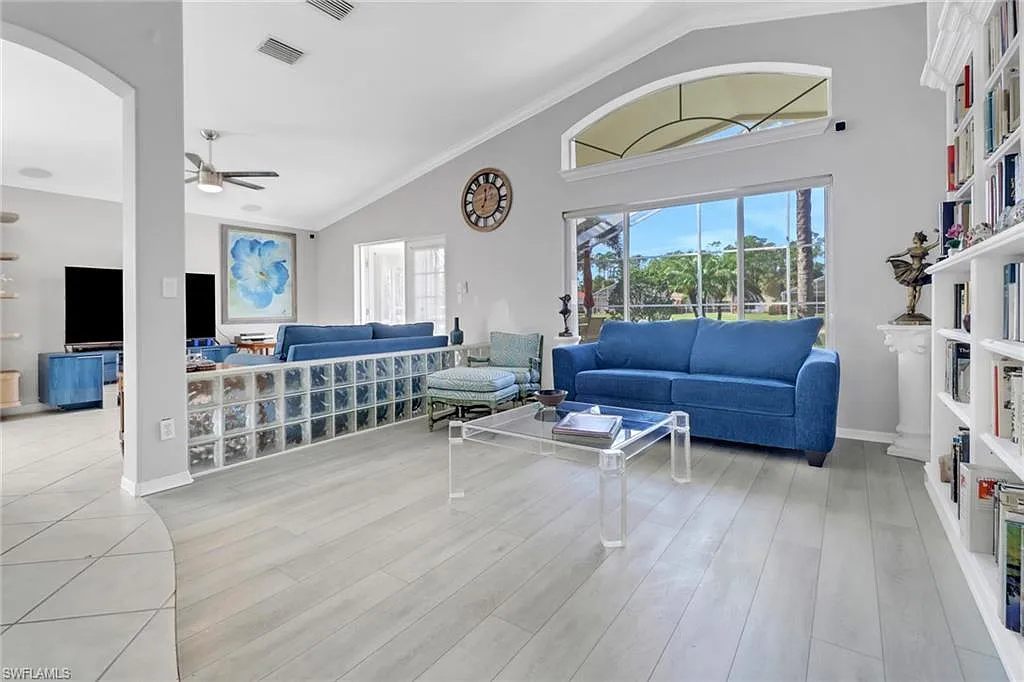 3 bed, 2.0 bath, 2211 sqft, $4,700 — Photo 3