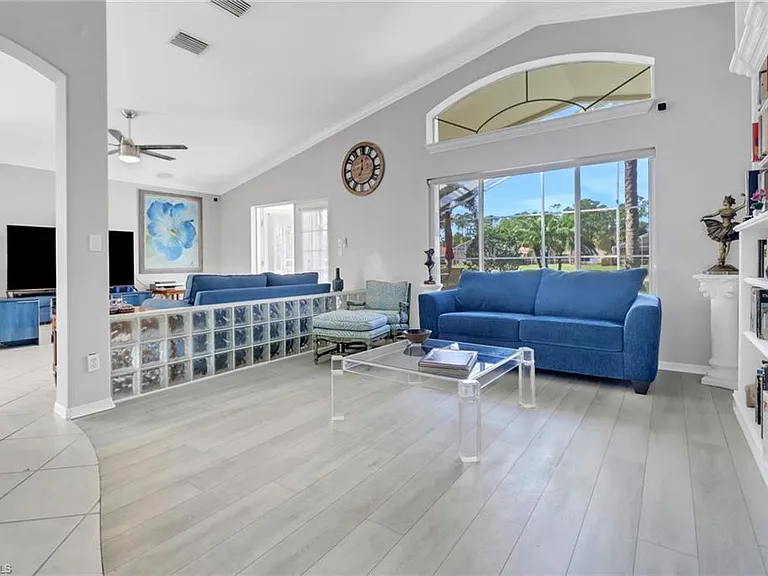 7477 Lourdes Ct — Photo 3