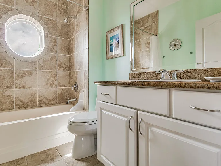 20 Baybridge Dr — Photo 52