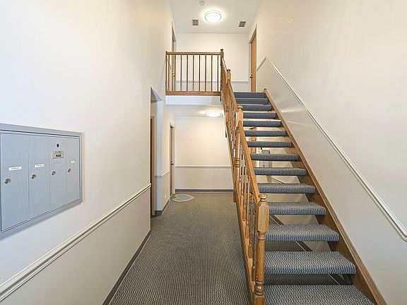 3rd image of 600 Stone Circle Ct Unit W1