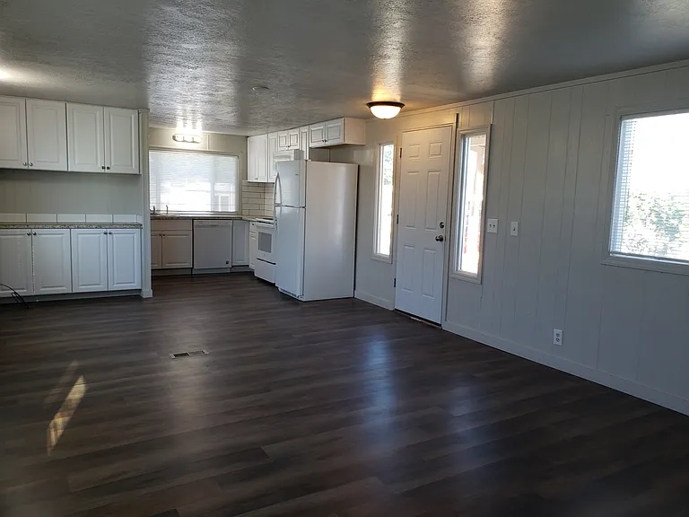 121 Teakwood St — Photo 1