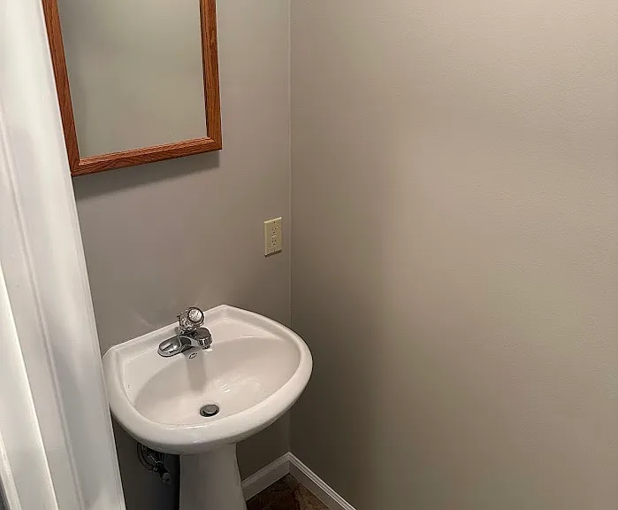878 Poplar St — Photo 6