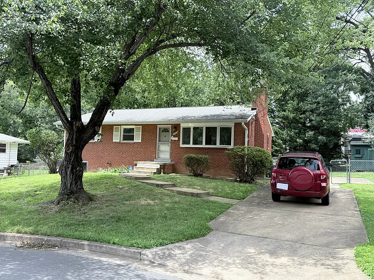 503 Gibson Dr SW — Photo 1