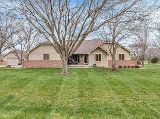 4310 NW Button Pl, Topeka, KS 66618